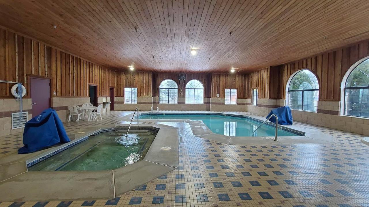 Bay Inn Tawas City Buitenkant foto