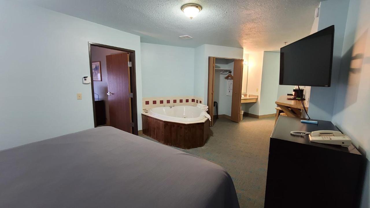 Bay Inn Tawas City Buitenkant foto