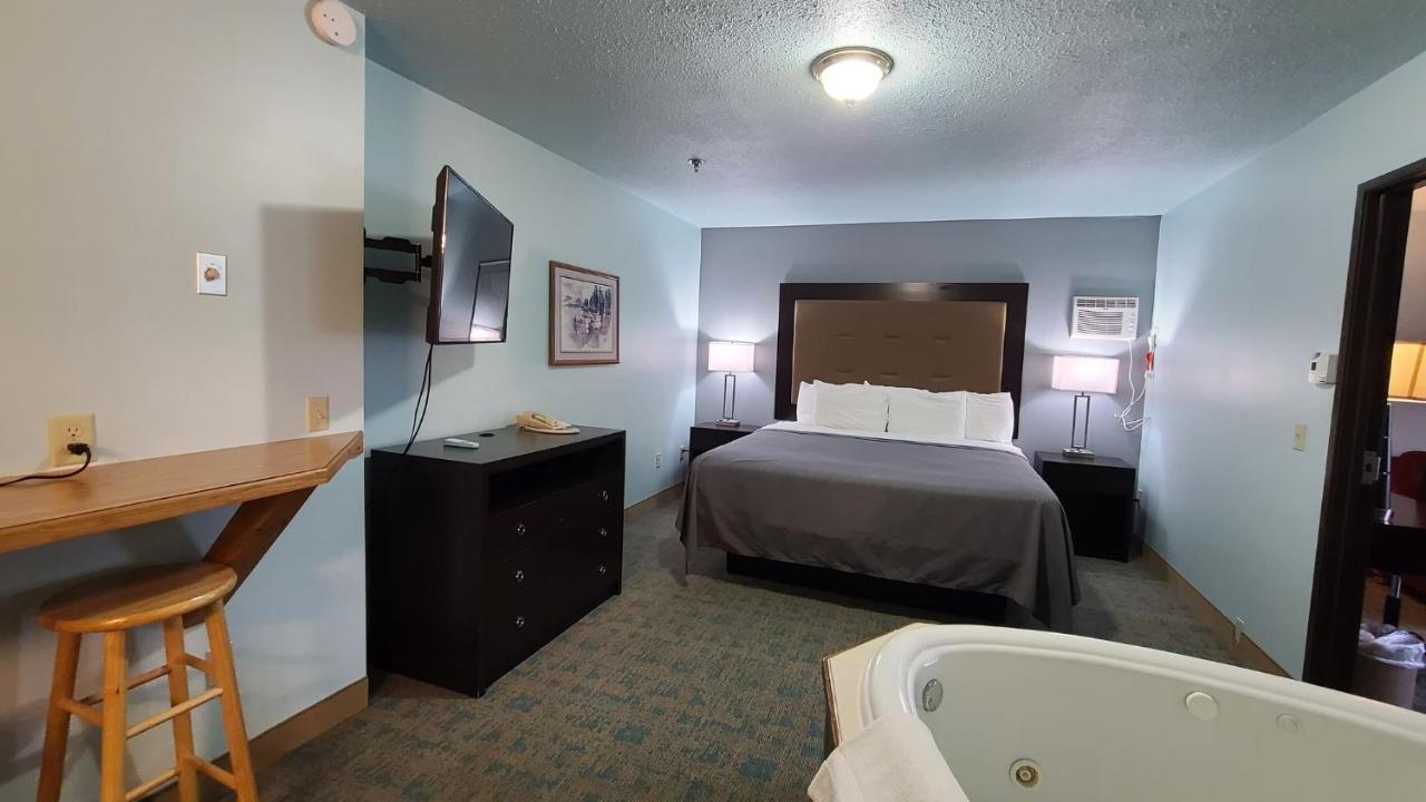 Bay Inn Tawas City Buitenkant foto