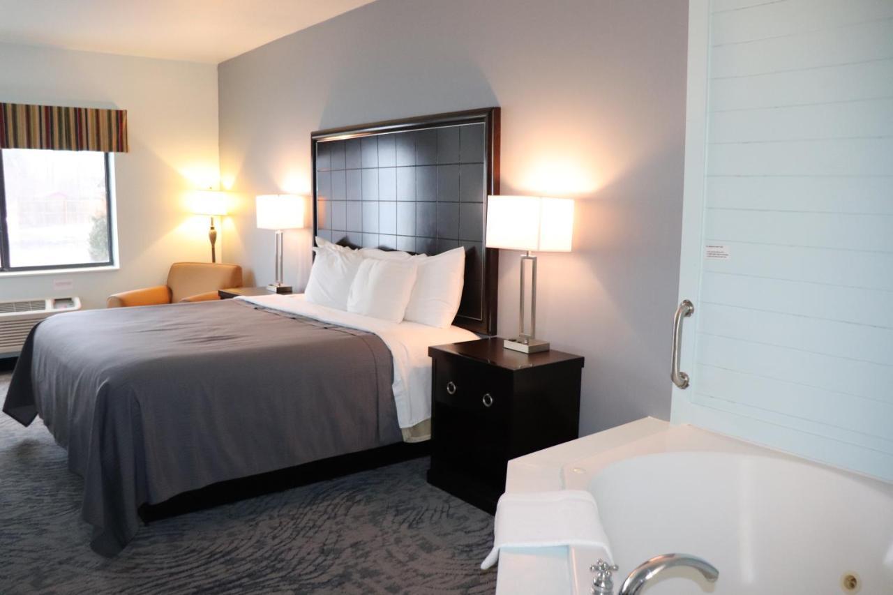 Bay Inn Tawas City Buitenkant foto