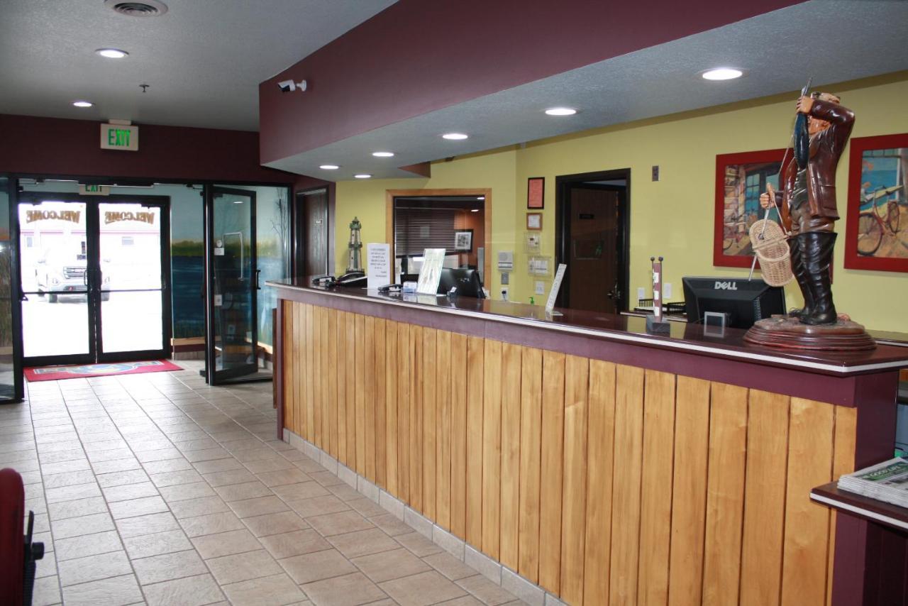 Bay Inn Tawas City Buitenkant foto